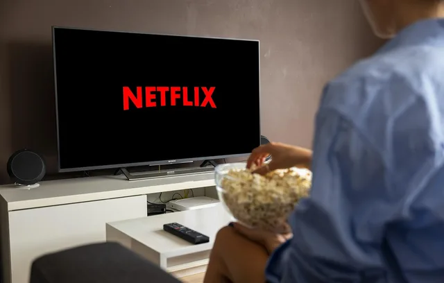 netflix, watching tv, streaming, living room, netflix, netflix, netflix, netflix, netflix, watching tv. How to advertise on Channel 4 streaming: costs and formats