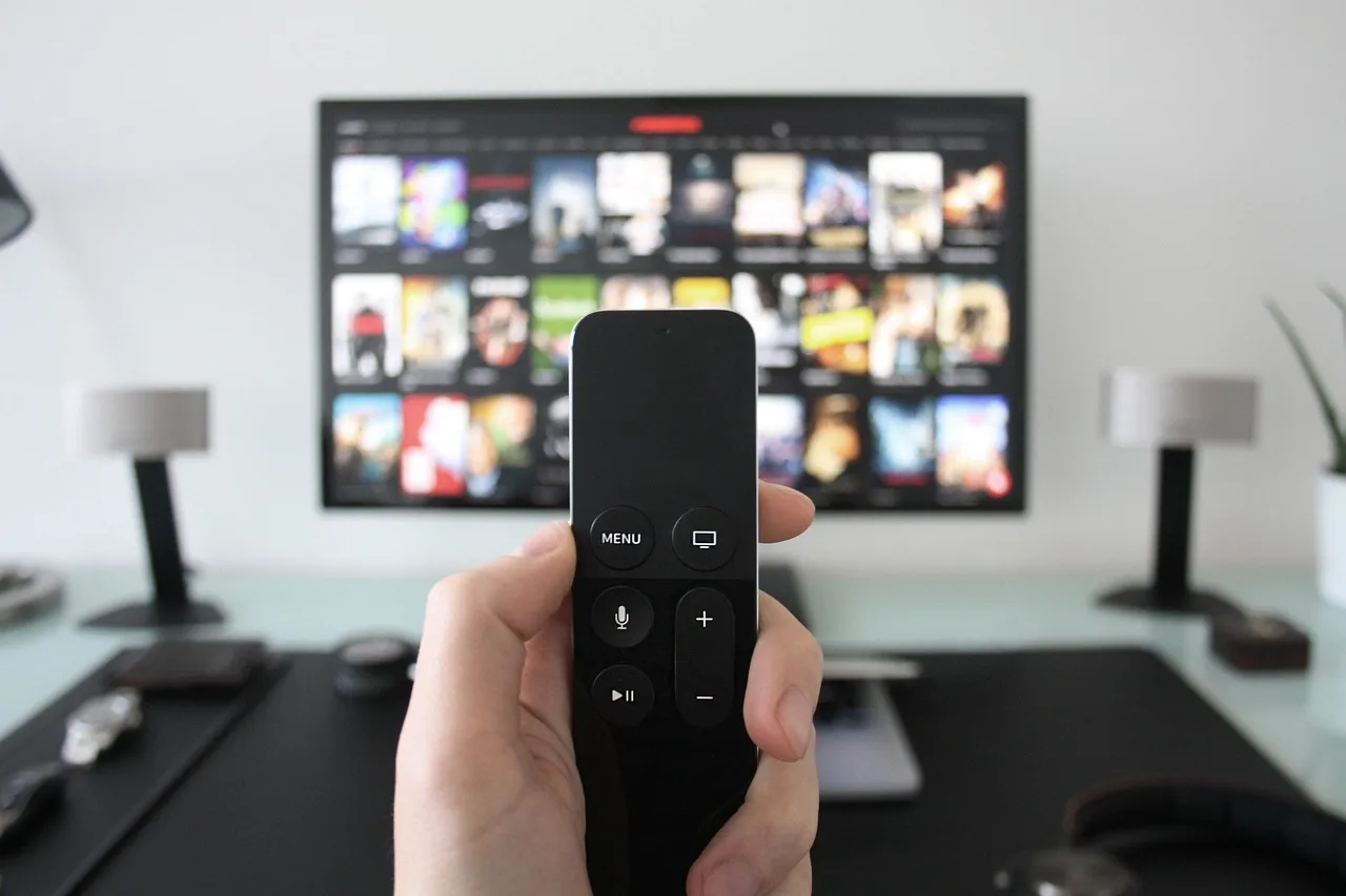 room, office, modern, lectronic, technology, tv, screen, remote control, work, desk, table, gray office, gray technology, gray work, gray room, gray table, gray desk, remote control, remote control, remote control, remote control, remote control